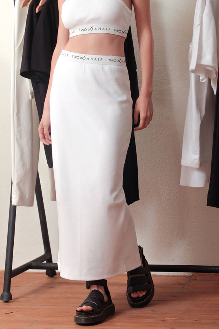 SLIM FIT SKIRT