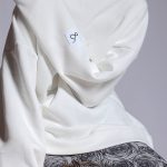 LONG CROSS BACK SWEATSHIRT WHITE