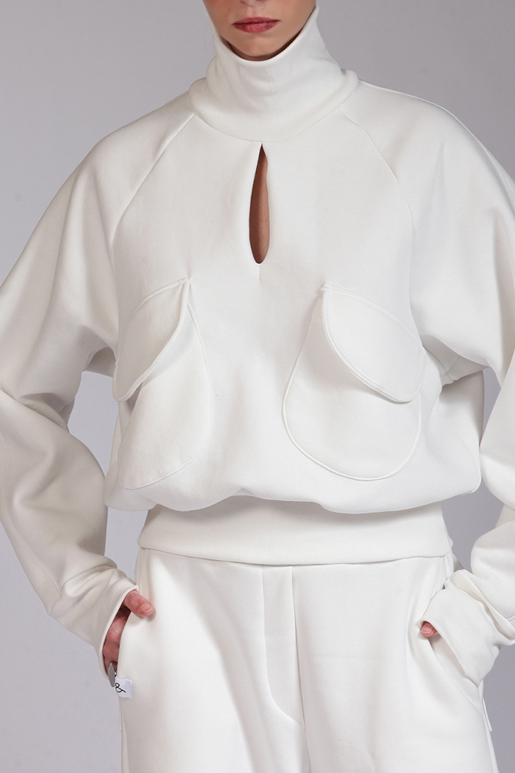 TURTLENECK TOP WITH POCKETS WHITE