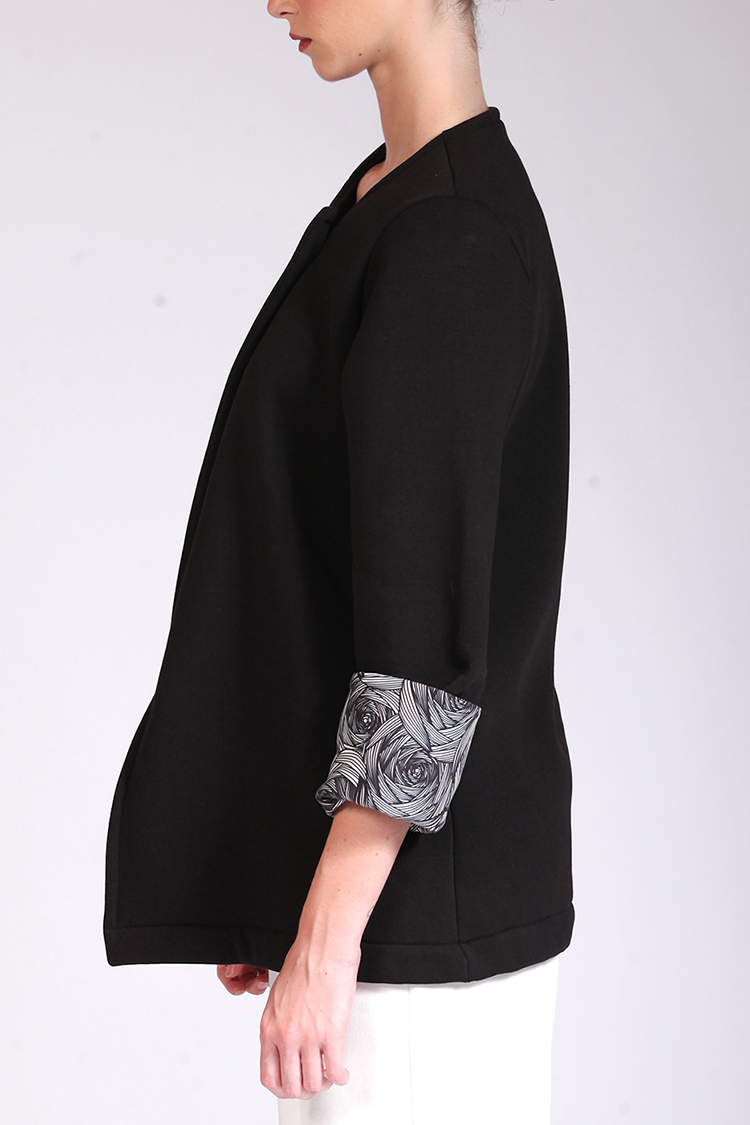 BLAZER WITH DETAIL PRINT SLEEVE