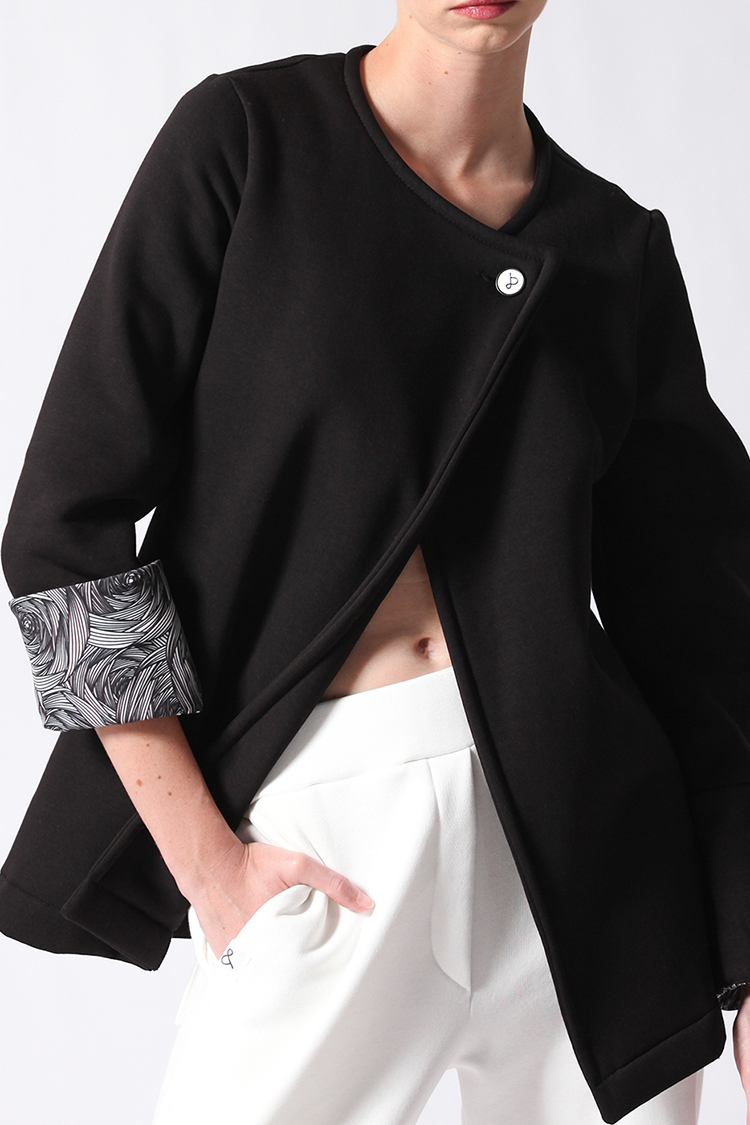 BLAZER WITH DETAIL PRINT SLEEVE