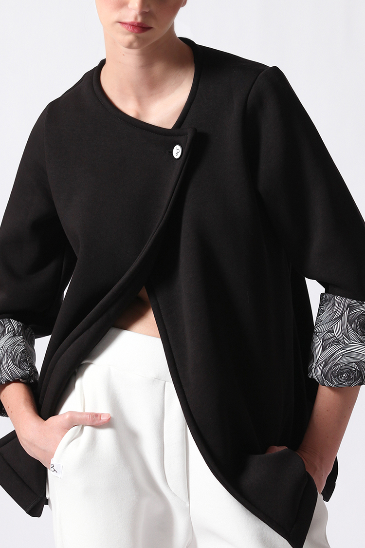 BLAZER WITH DETAIL PRINT SLEEVE