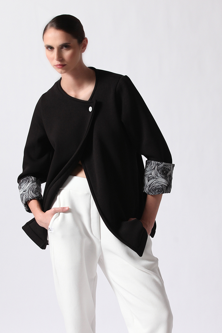 BLAZER WITH DETAIL PRINT SLEEVE