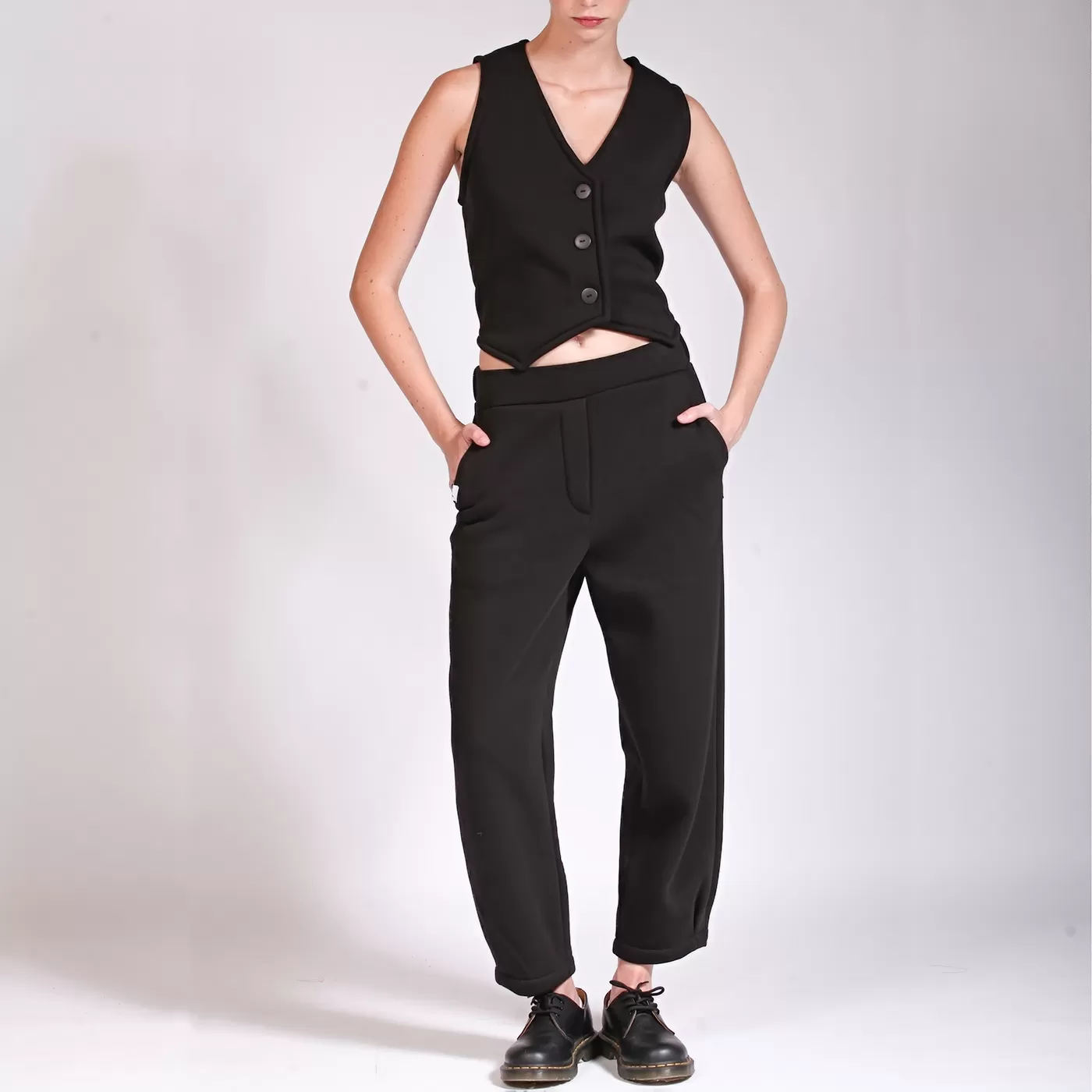 BARREL-LEG TROUSERS BLACK
