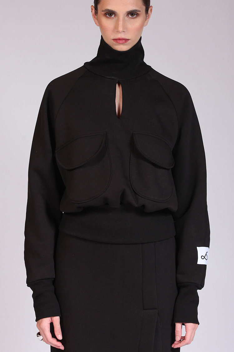 TURTLENECK TOP WITH POCKETS BLACK
