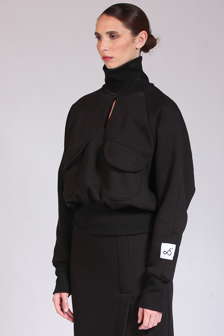 TURTLENECK TOP WITH POCKETS BLACK