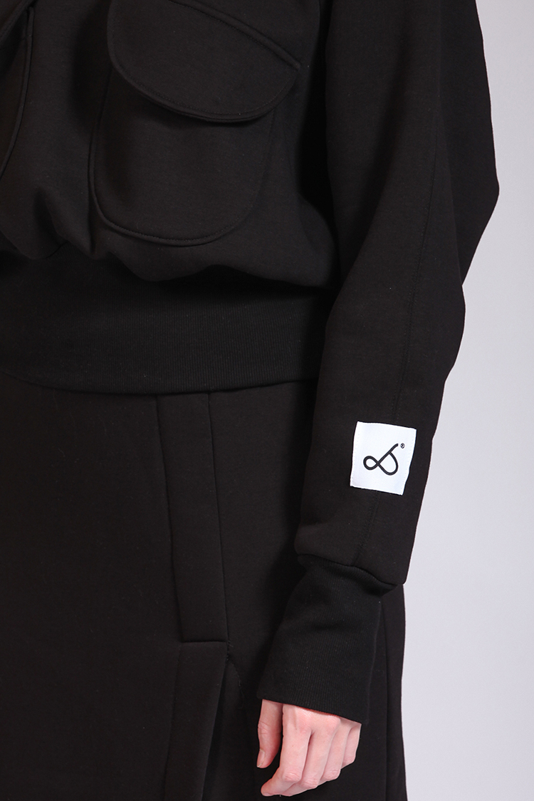 TURTLENECK TOP WITH POCKETS BLACK