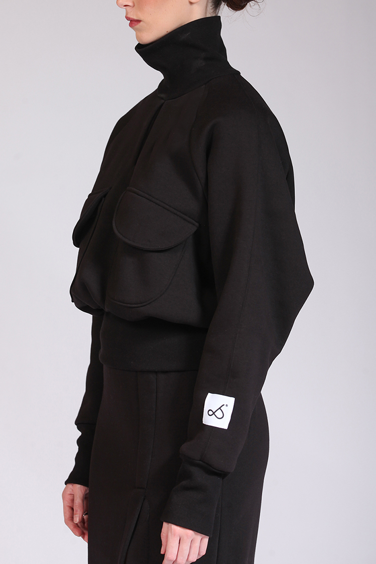TURTLENECK TOP WITH POCKETS BLACK