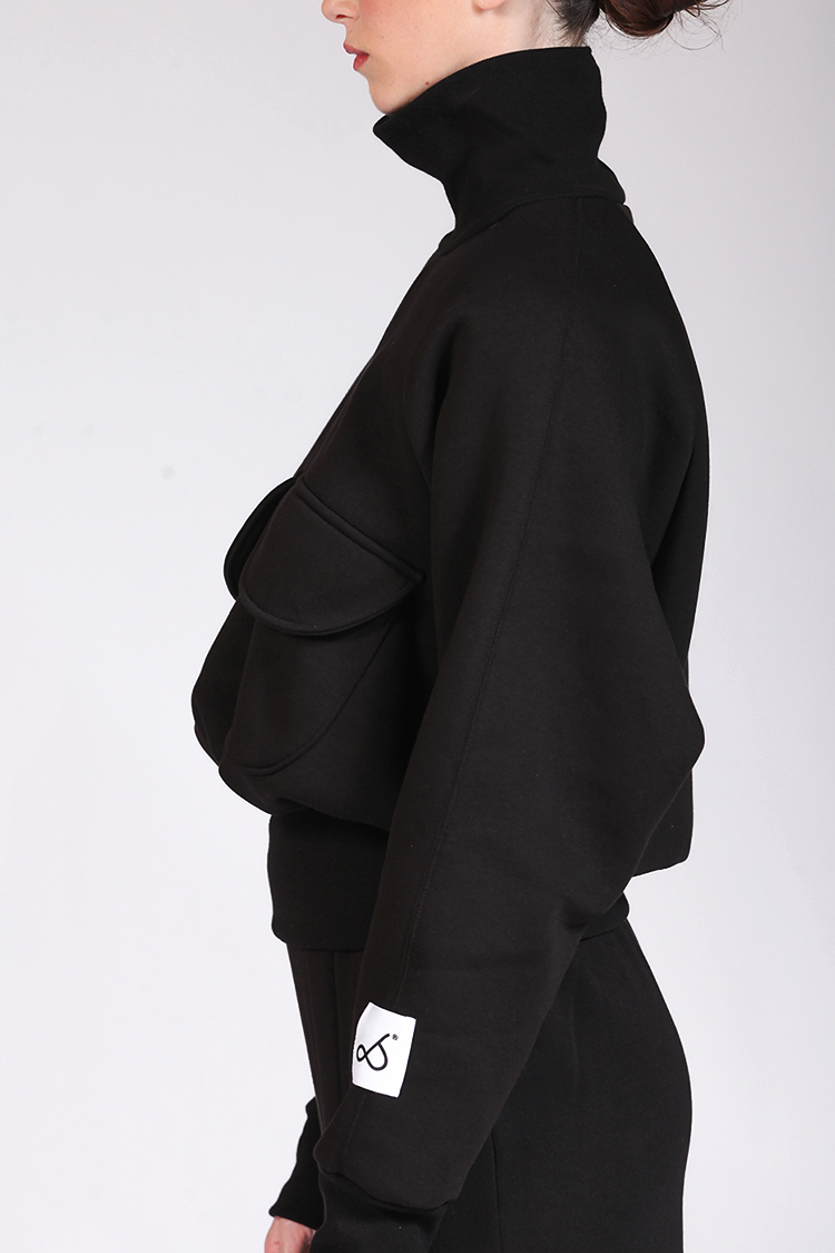 TURTLENECK TOP WITH POCKETS BLACK
