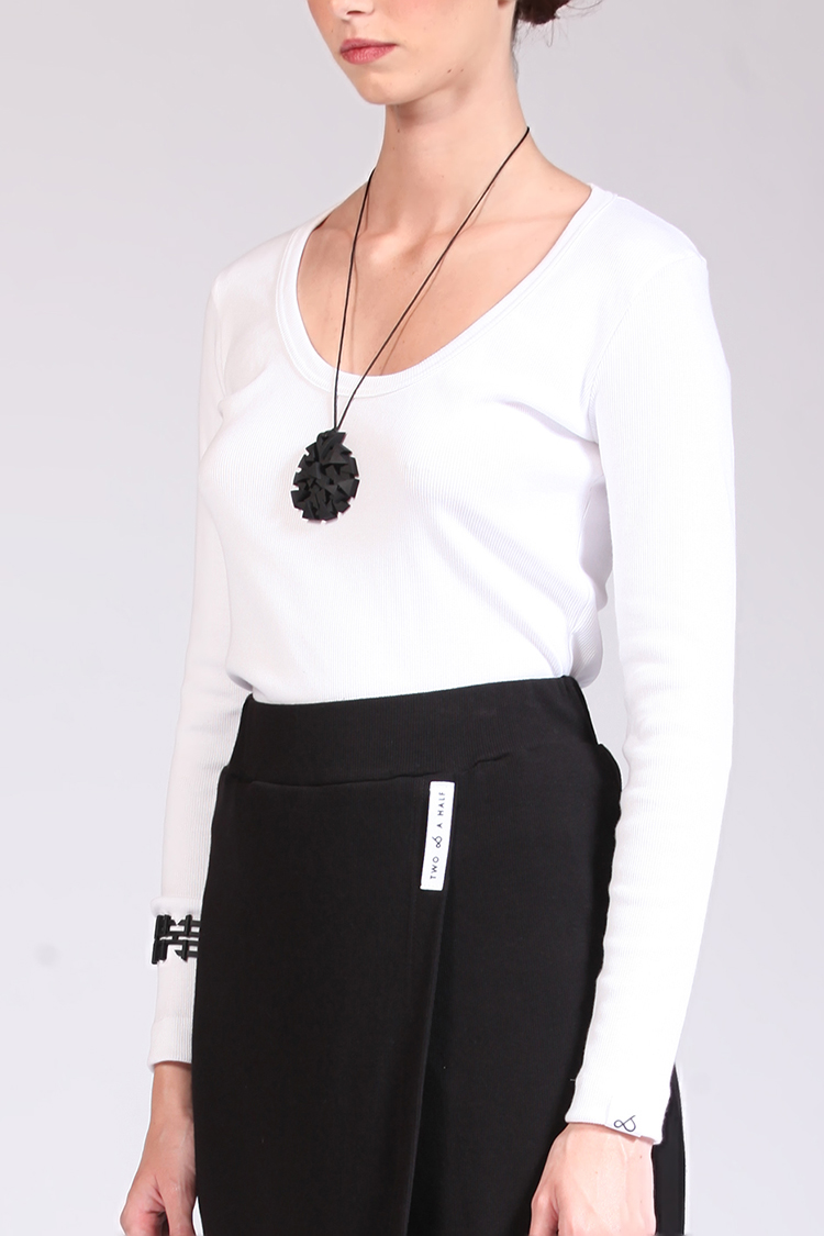 DEEP ROUND NECK TOP WHITE