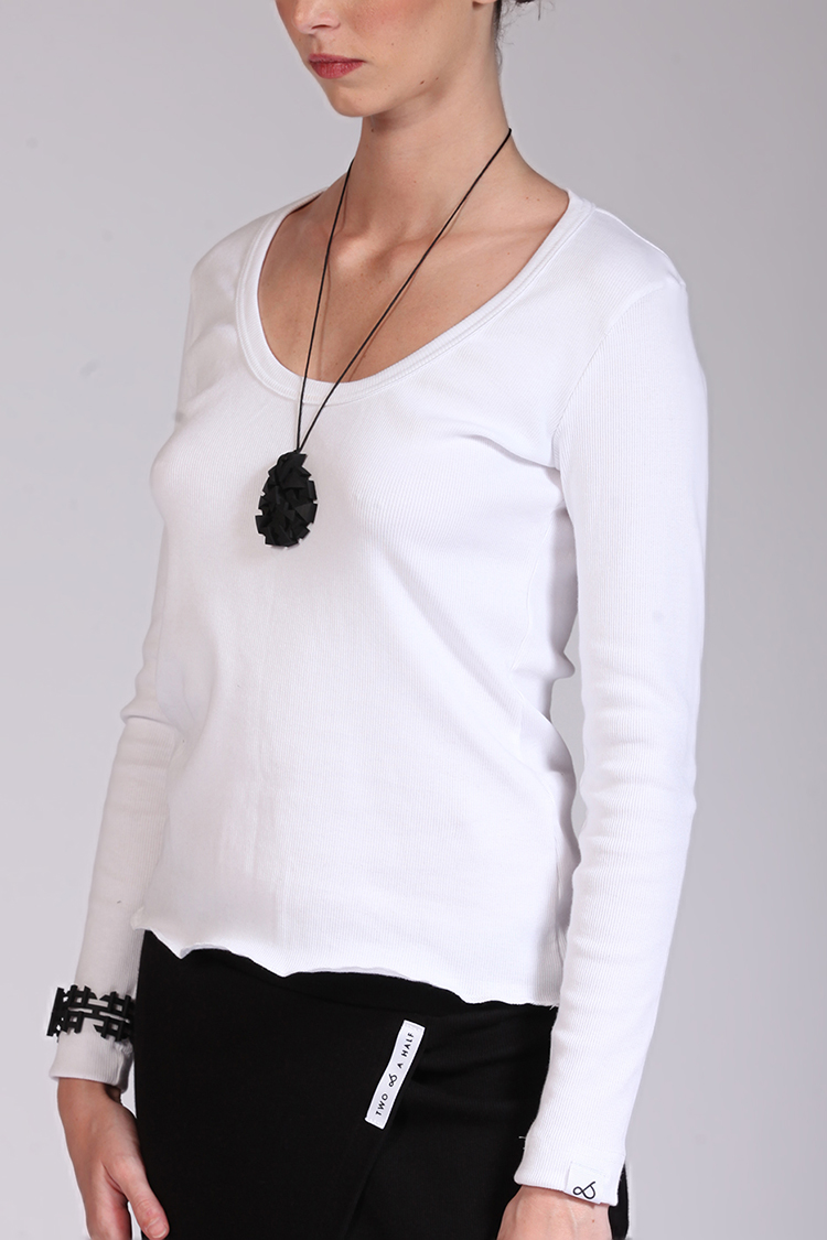 DEEP ROUND NECK TOP WHITE