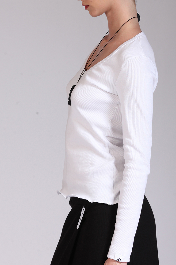 DEEP ROUND NECK TOP WHITE