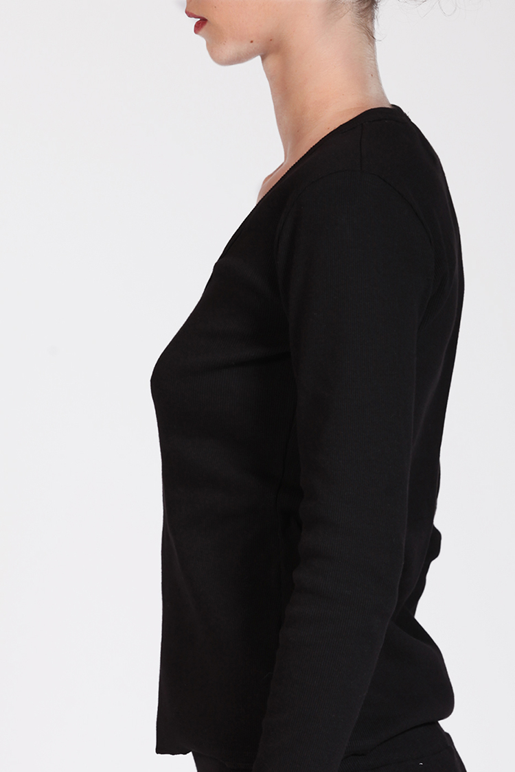 DEEP ROUND NECK TOP BLACK