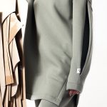 Turtle neck long sweatshirt with logo button