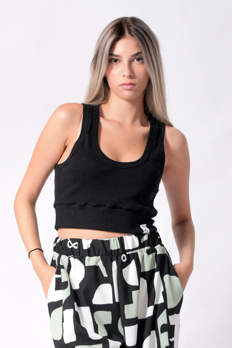 Sleeveless ribbed fitted top
