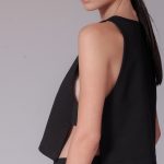 LOOSE SLEEVELESS CROP TOP