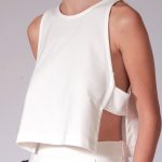 LOOSE SLEEVELESS CROP TOP