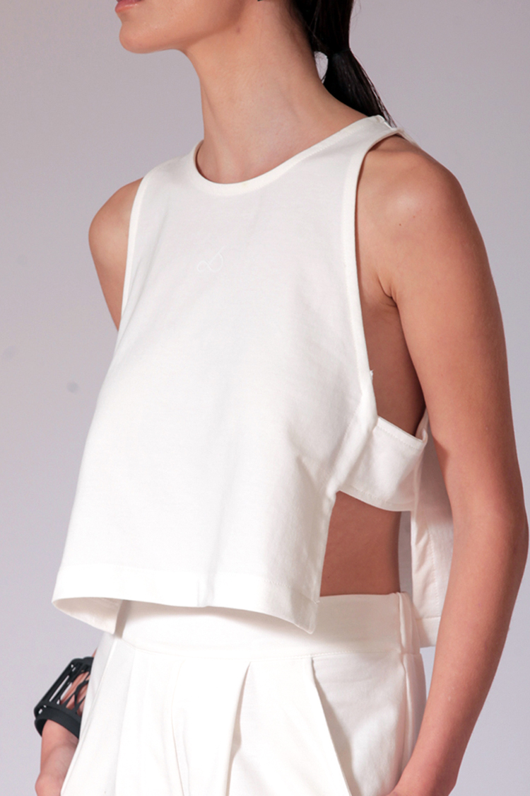 LOOSE SLEEVELESS CROP TOP