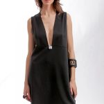 LOW CUT DRESS WITH LOGO