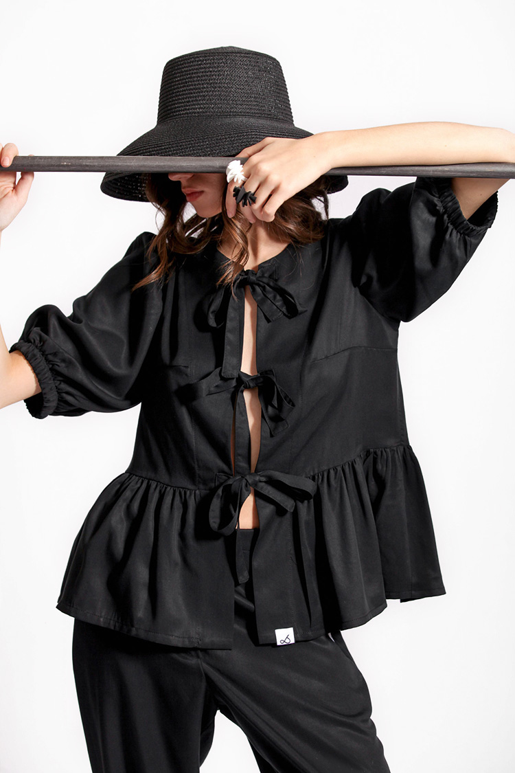 TIE FRONT DETAIL TOP