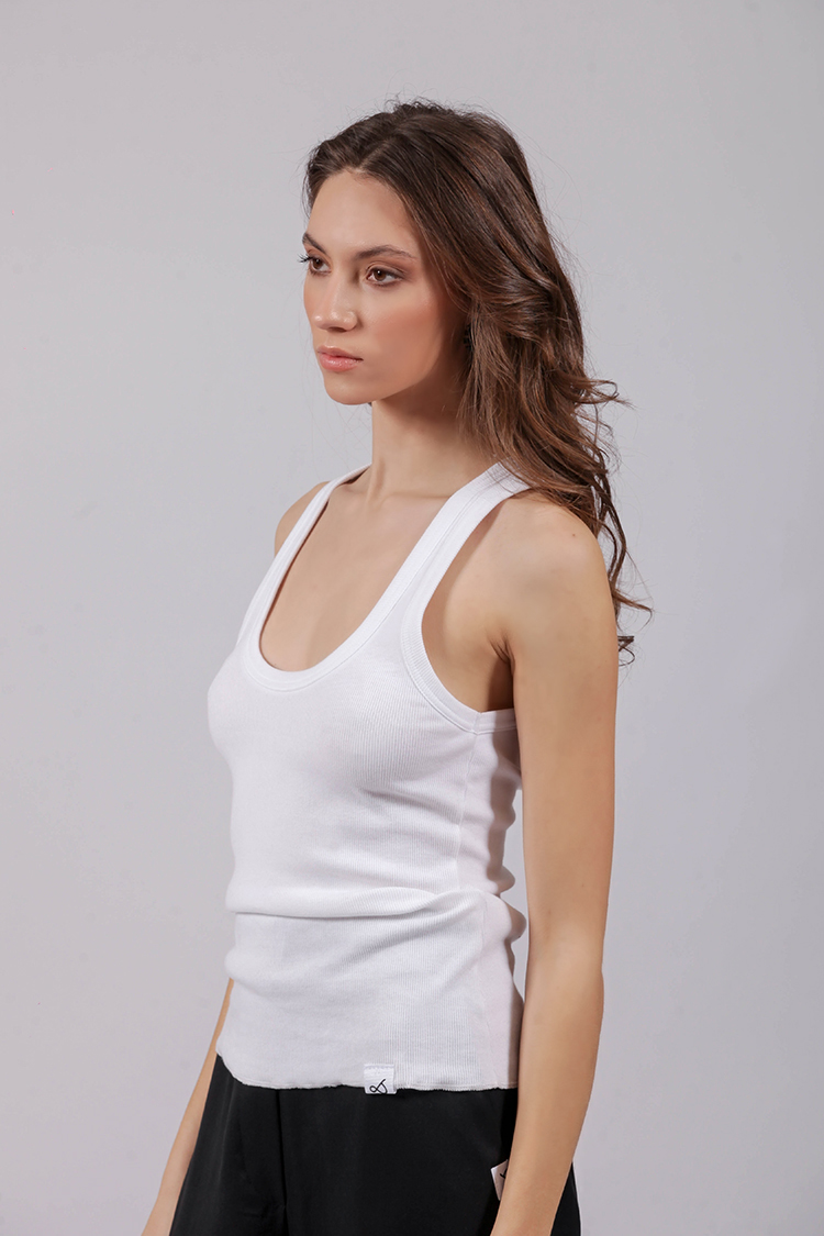 SLEEVELESS RIPPES FITTED TOP