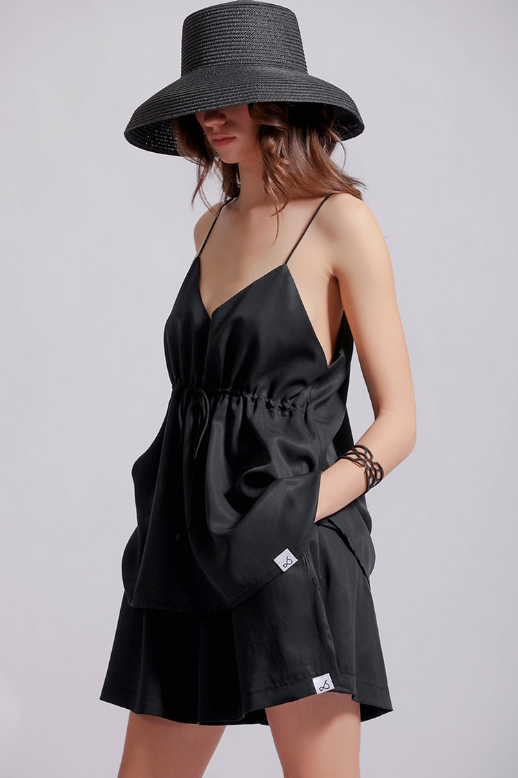 ULTRA FEMININE STRAPPY TOP