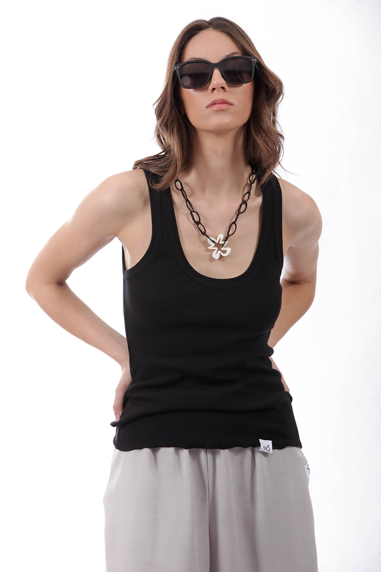 SLEEVELESS RIPPES FITTED TOP