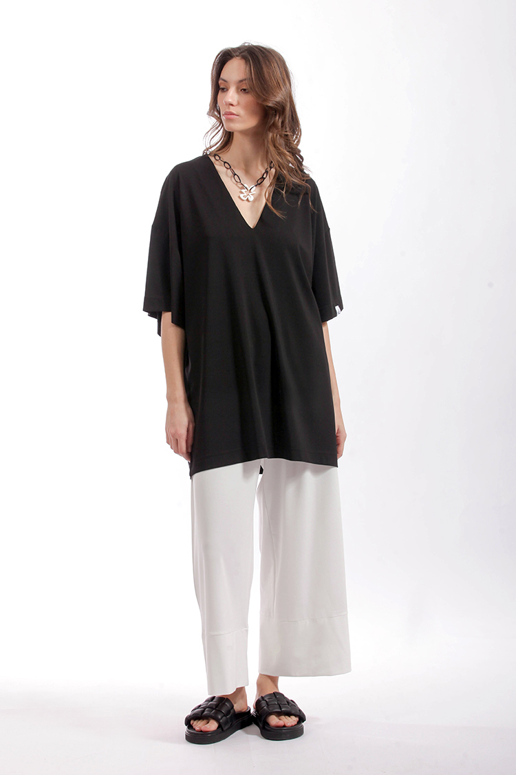 V-NECK LOOSE FIT TOP