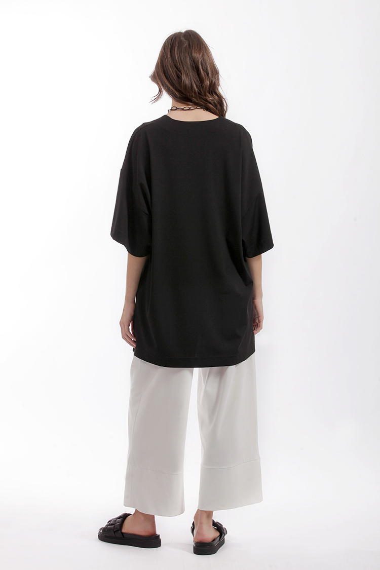 V-NECK LOOSE FIT TOP