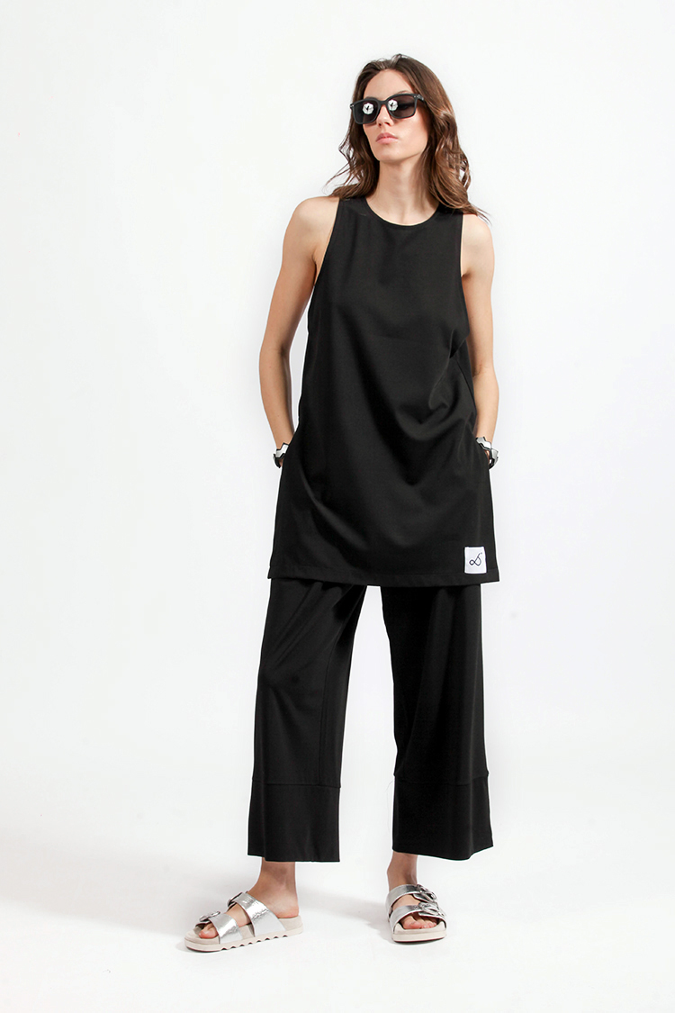 LONG TOP WITH SLITS BLACK
