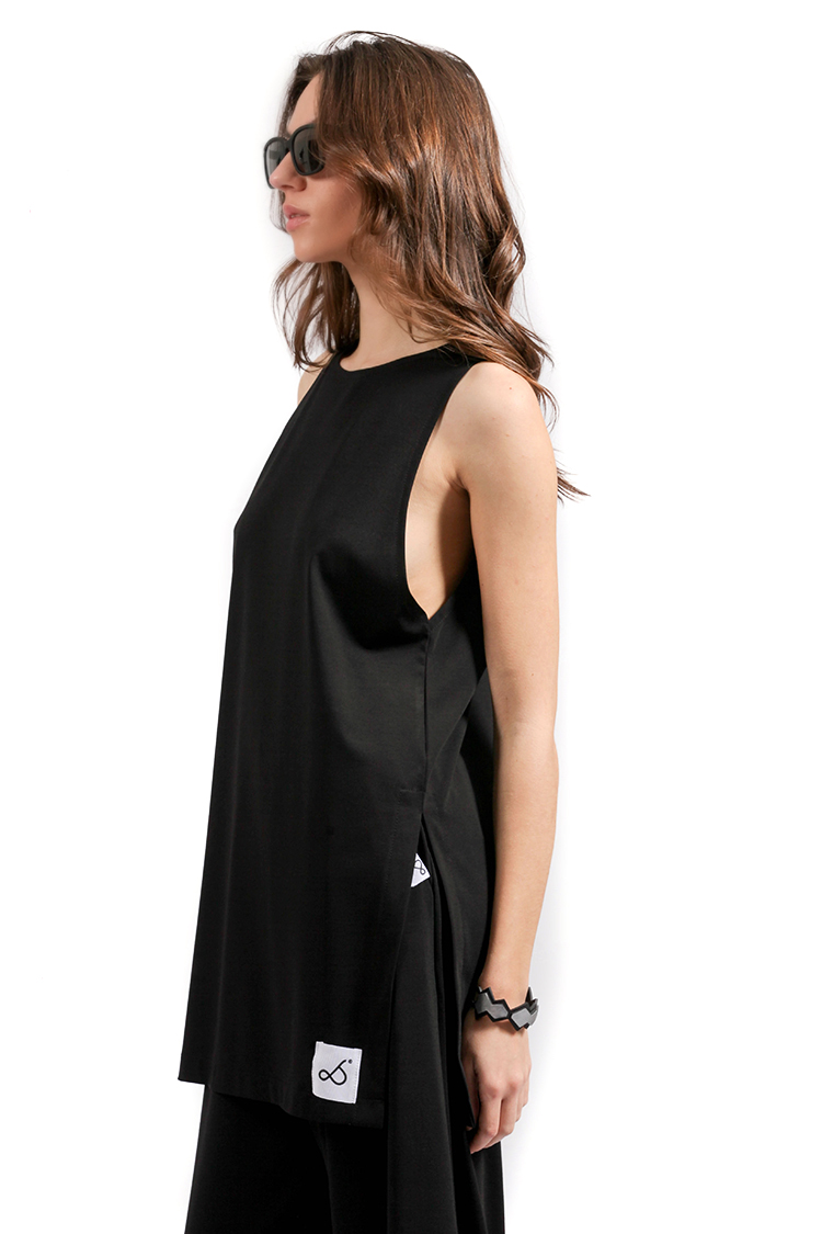 LONG TOP WITH SLITS BLACK