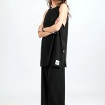 LONG TOP WITH SLITS BLACK