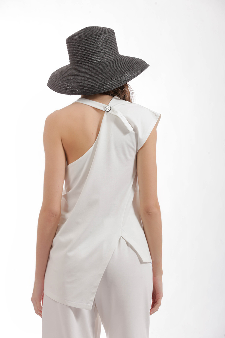ASYMMETRICAL TOP
