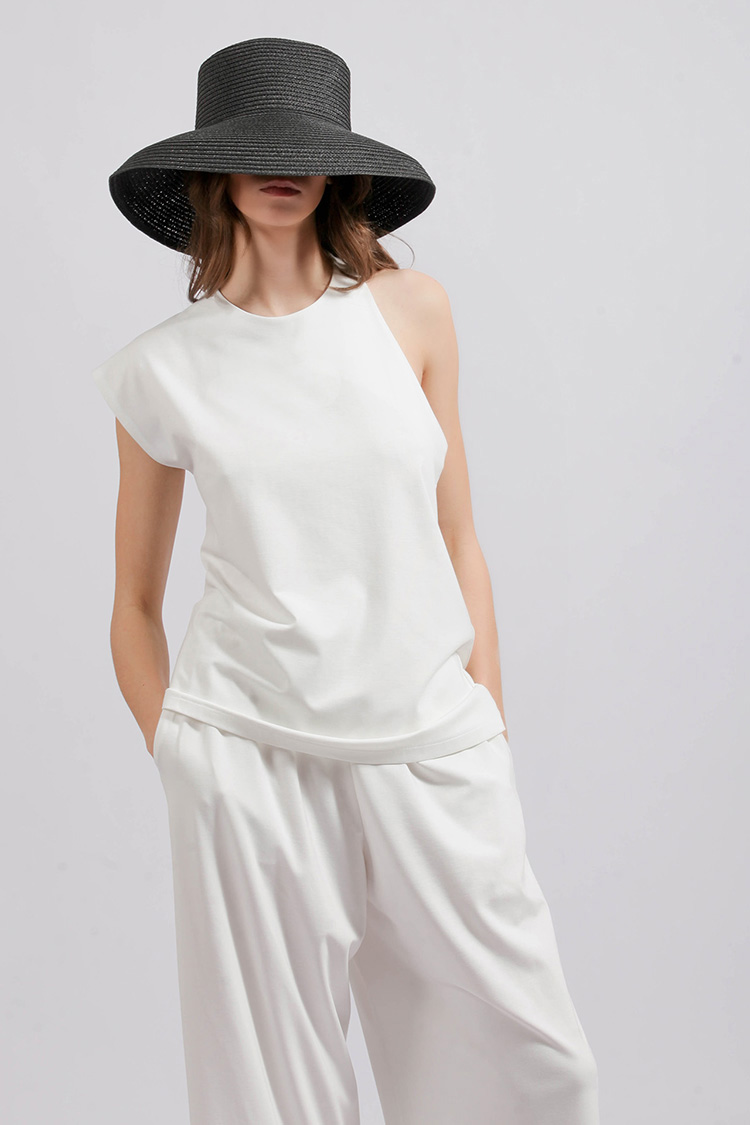 ASYMMETRICAL TOP