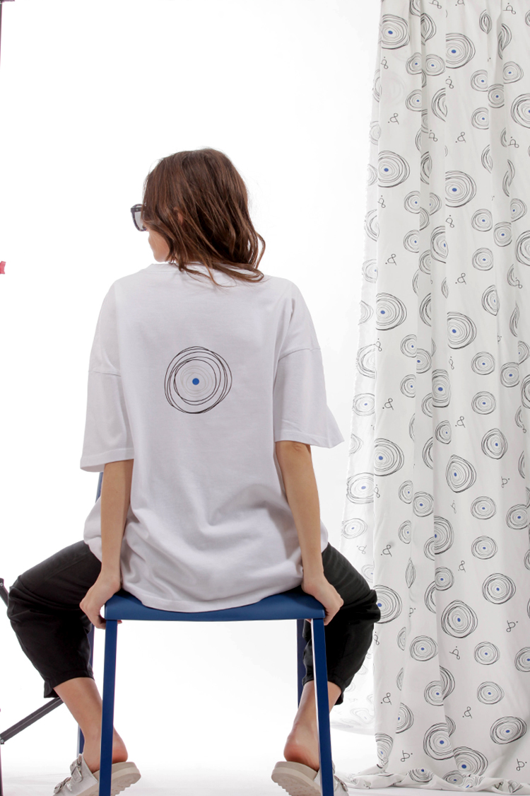 EYE ON FASHION UNISEX T-SHIRT